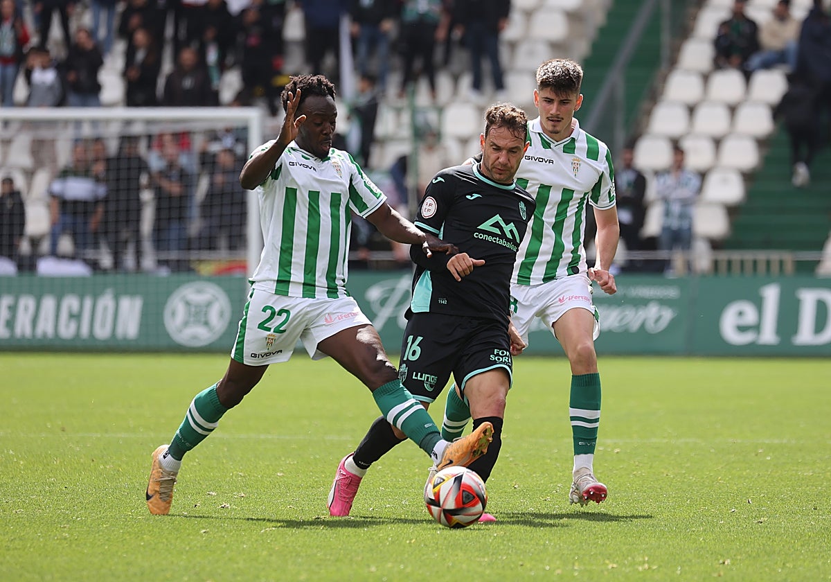 Diarra y Carlos García durante el partido ante el Atlético Baleares