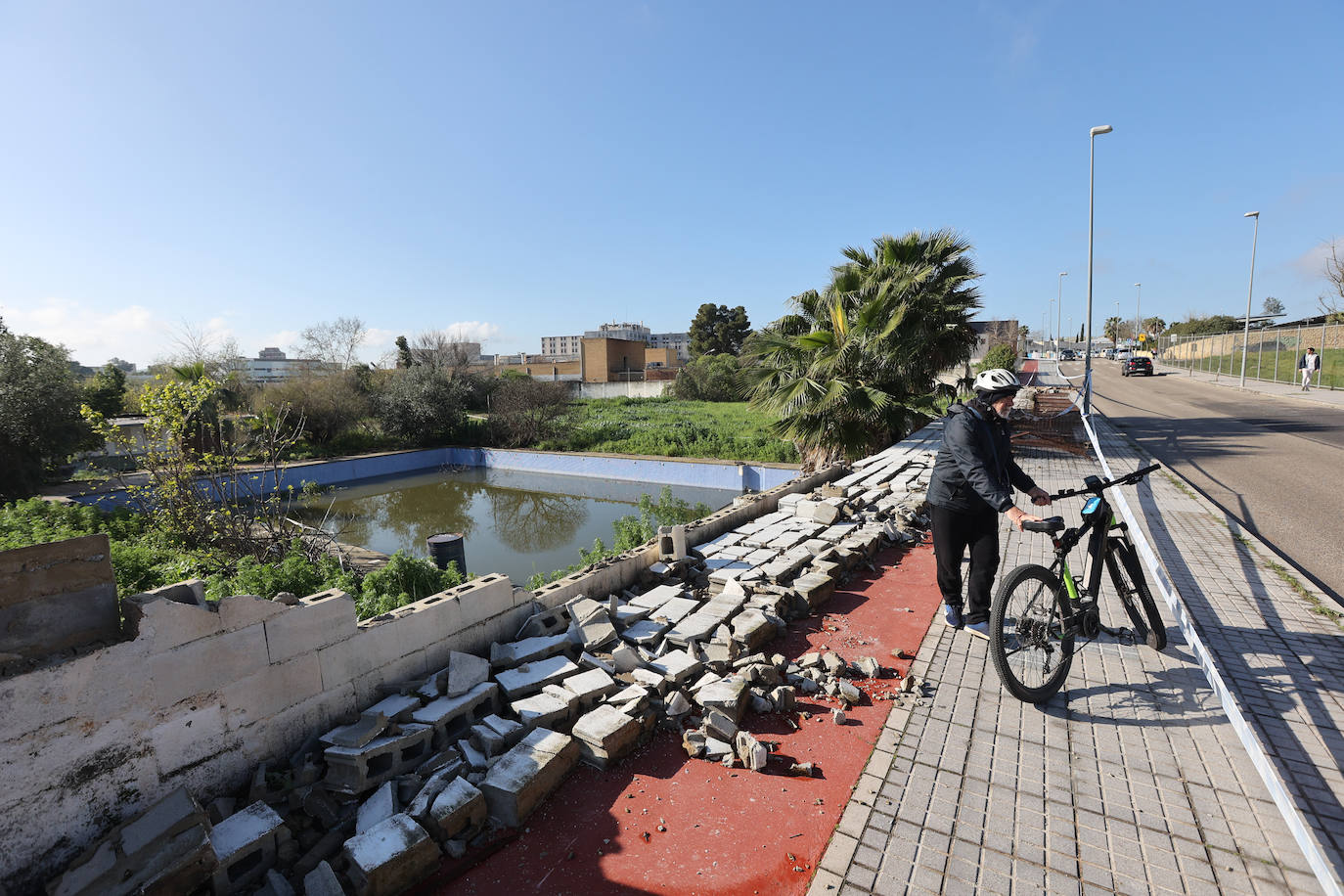 Fotos: operarios intentan recomponer el paisaje urbano de Córdoba tras el tornado