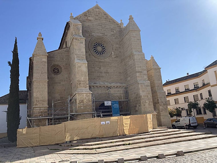 La fachada luce ya limpia en la mayor parte de su superficie