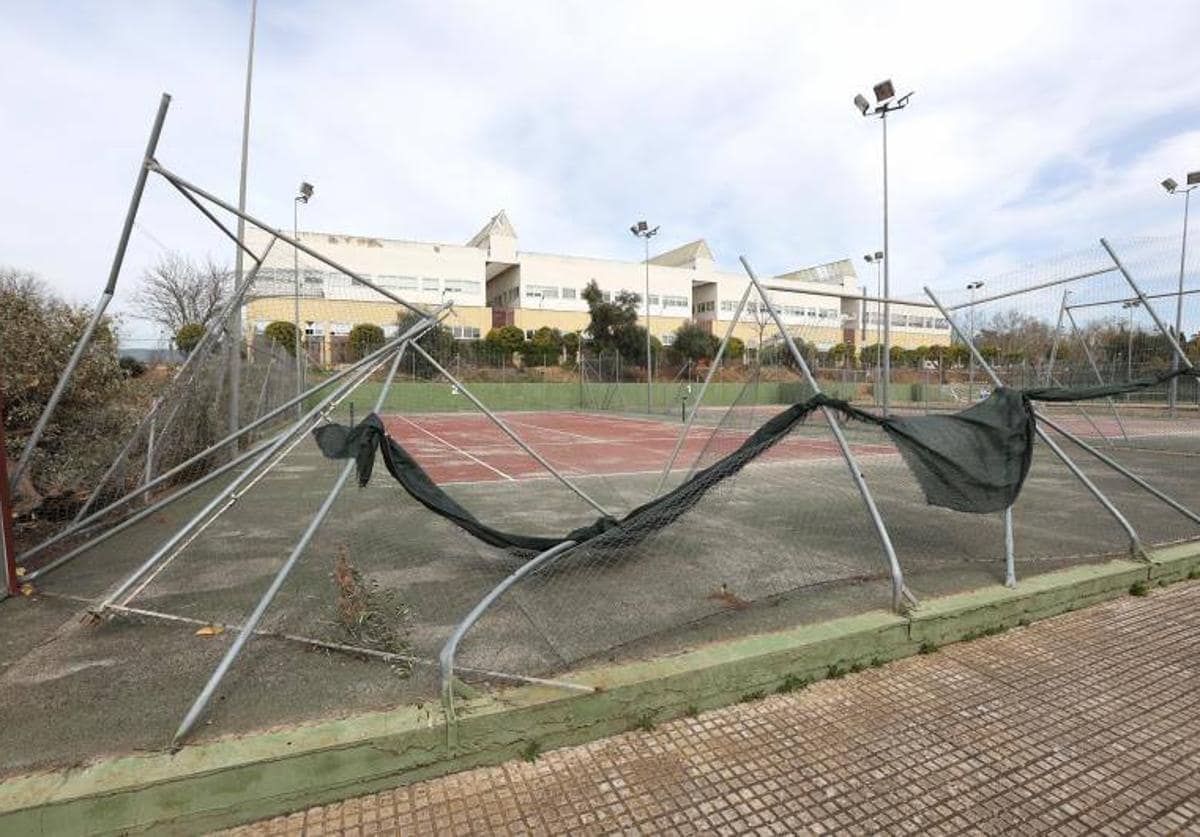 Daños del tornado en las instalaciones de Ucodeporte