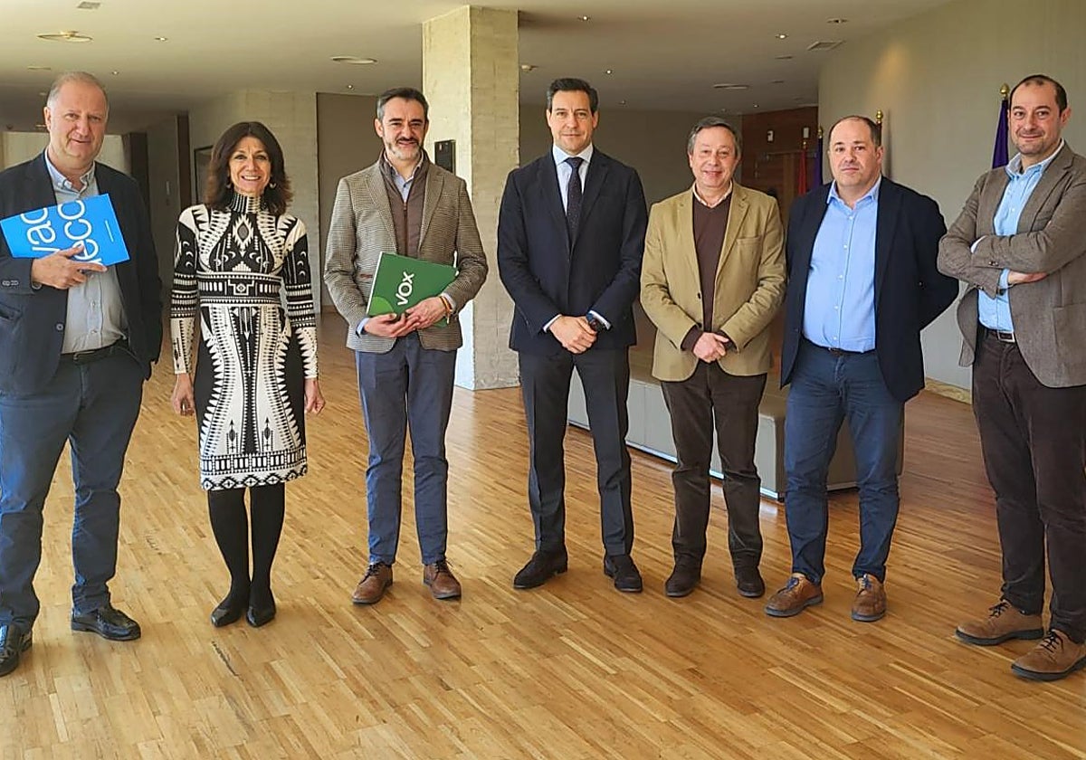 Representantes de Conferco, con los parlamentarios