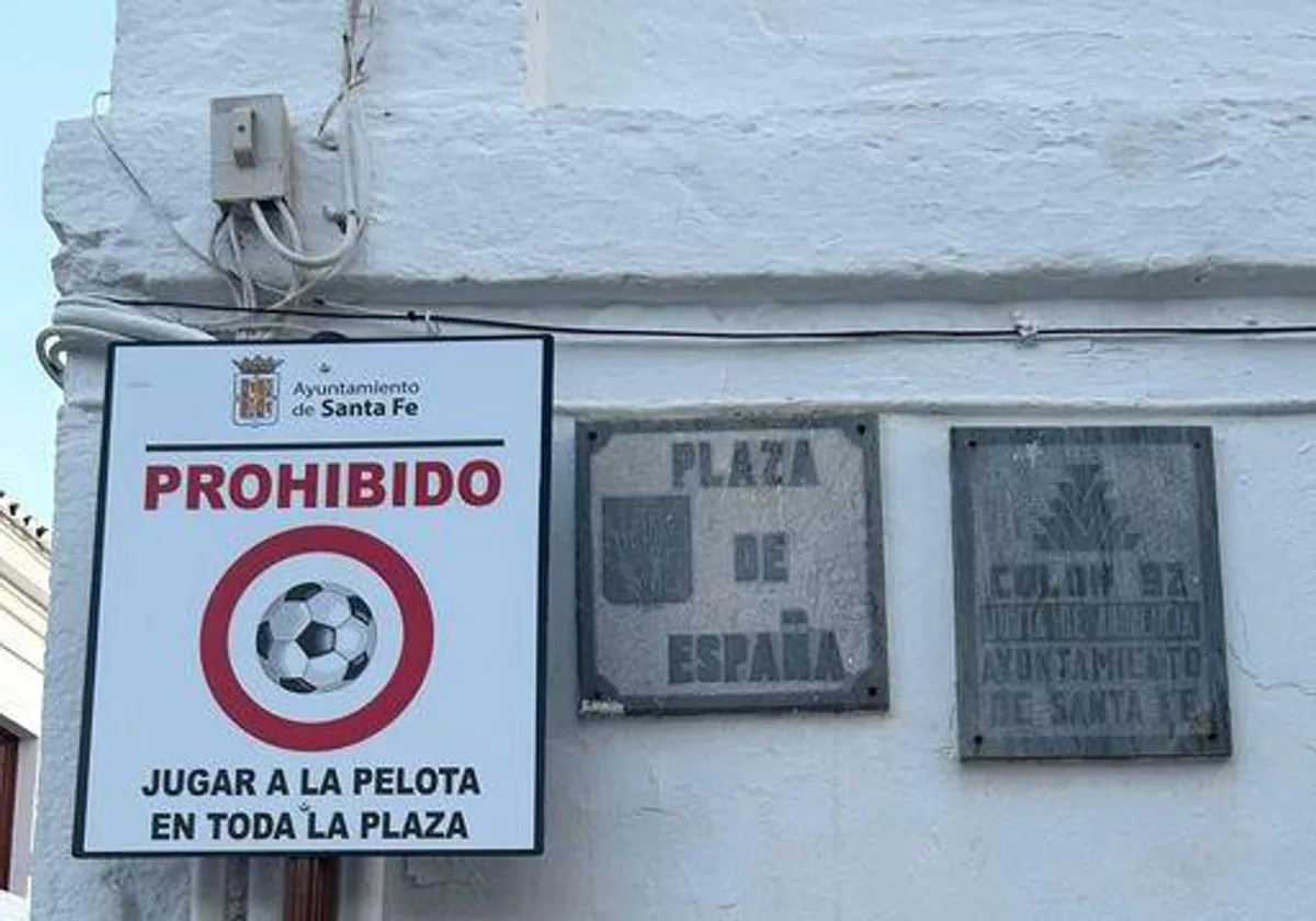 Vecinos de la localidad granadina de Santa Fe buscan plaza para jugar a la  pelota