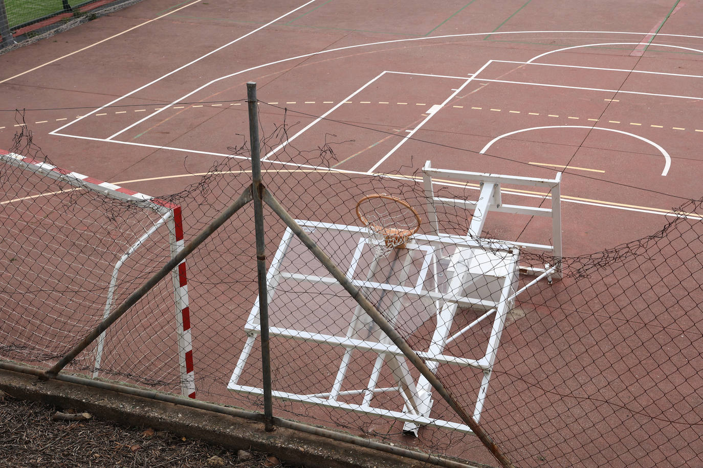 Fotos: en imágenes, los destrozos del tornado en las instalaciones de Ucodeporte en Córdoba