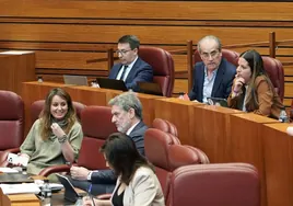 PP y PSOE coinciden en tachar de «barbaridad» las palabras de Abascal sobre la Usal pero sin acordar un texto de apoyo a la institución