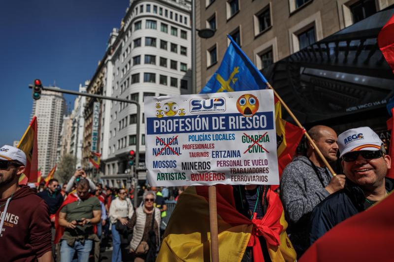 La manifestación de policías y guardias civiles en Madrid este sábado, en imágenes