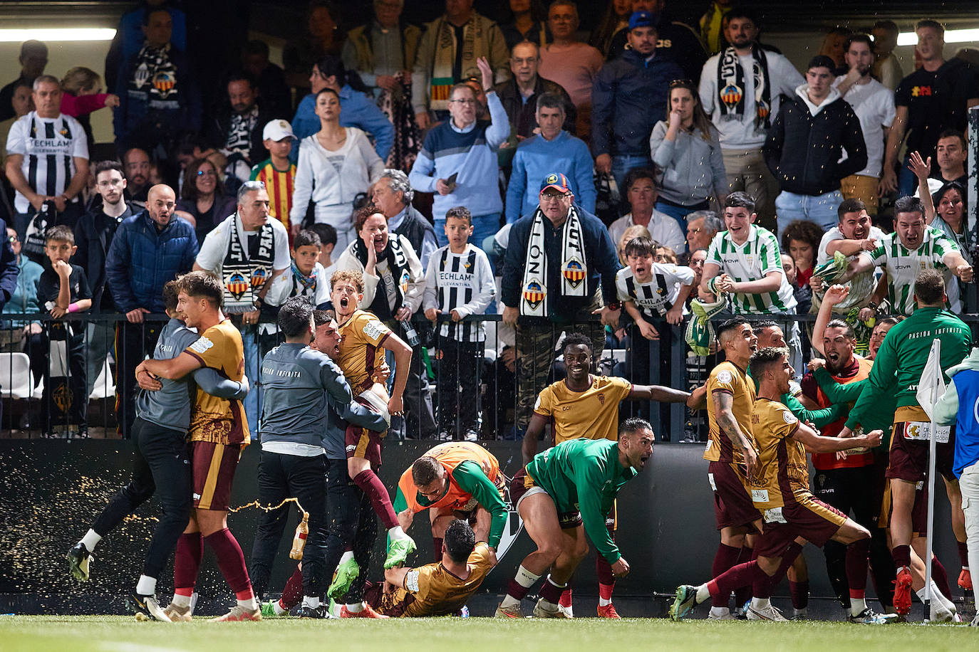 Fotos: el emocionante y trepidante triunfo del Córdoba ante el Castellón