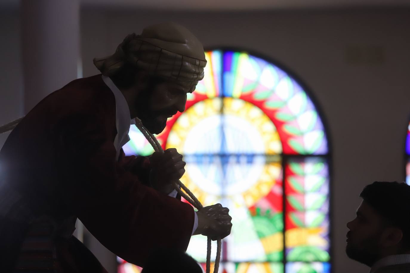 Fotos: Las Tres Caídas cobra vida en Córdoba con el Cirineo y un sayón