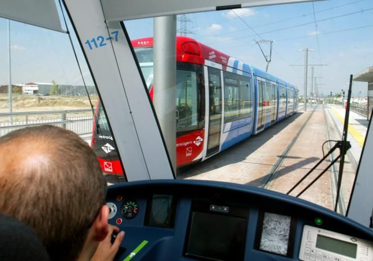 El Metro ligero se inauguró en Boadilla del Monte en 2007, pero el municipio sigue sin red de Cercanías