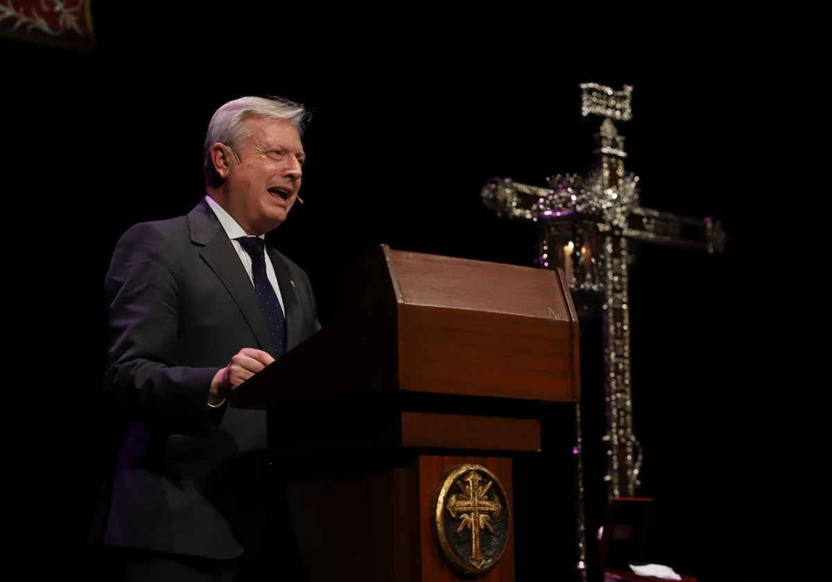 Juan José Primo Jurado, durante su pregón de la Semana Santa, el sábado en el Gran Teatro