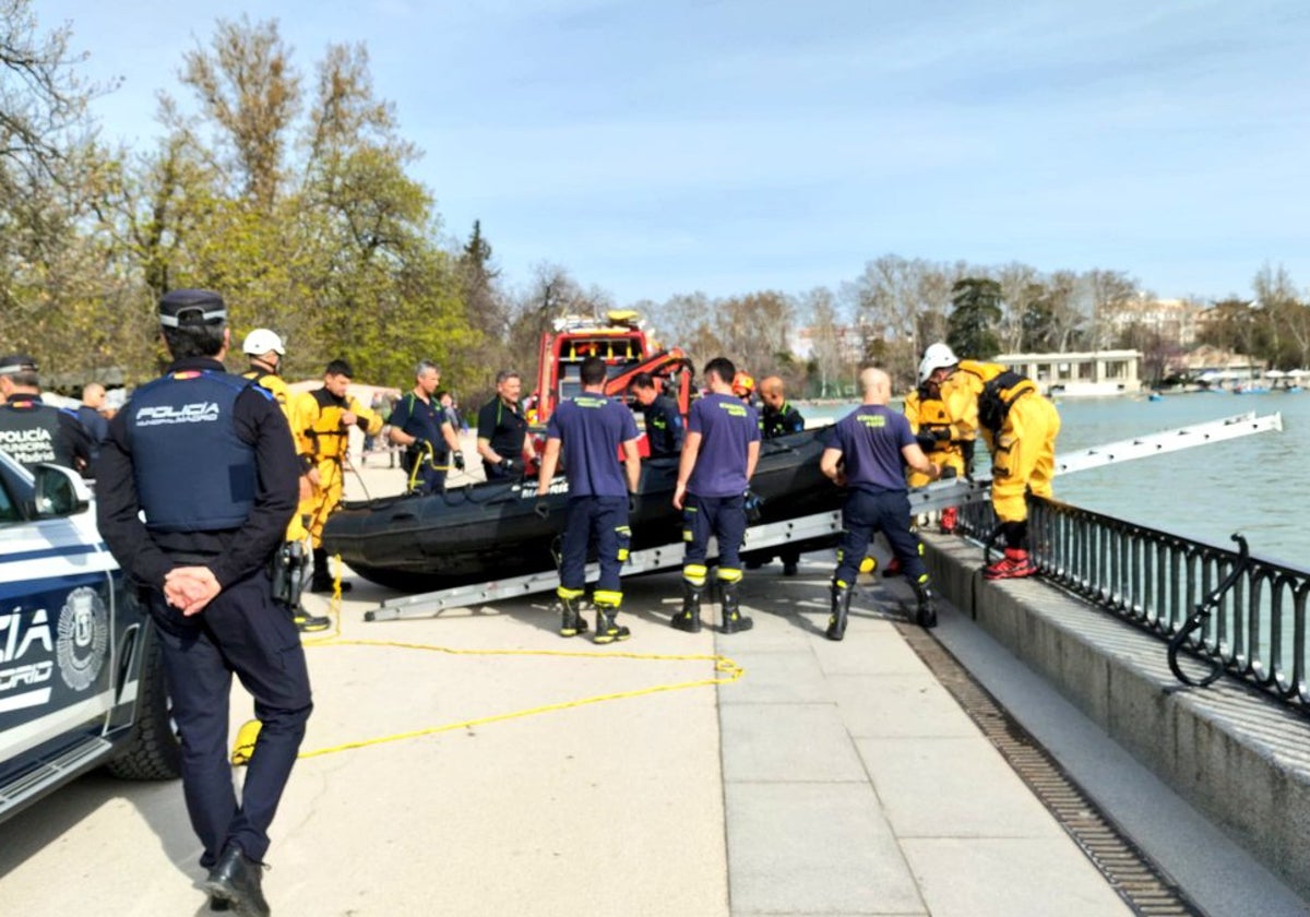 Bomberos de la Comunidad de Madrid y efectivos de la Policía Municipal y Nacional durante un simulacro