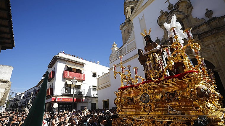 El Señor de las Penas, al salir de San Andrés