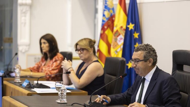 Entidades públicas y ayuntamientos se interesan por el contrato marco de energía eléctrica de la Diputación de Alicante