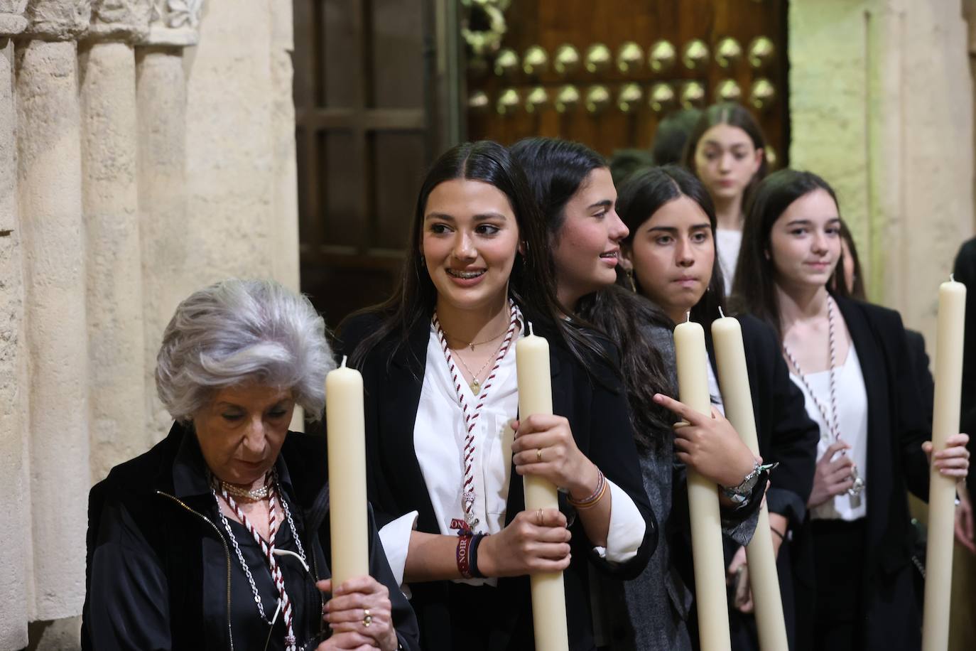 Fotos: el solemne traslado de las imágenes de la Sentencia a su nueva casa de hermandad en Córdoba