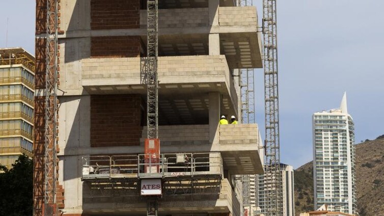 El Gobierno de Mazón construirá cerca de 700 viviendas protegidas de alquiler asequible en ocho ciudades