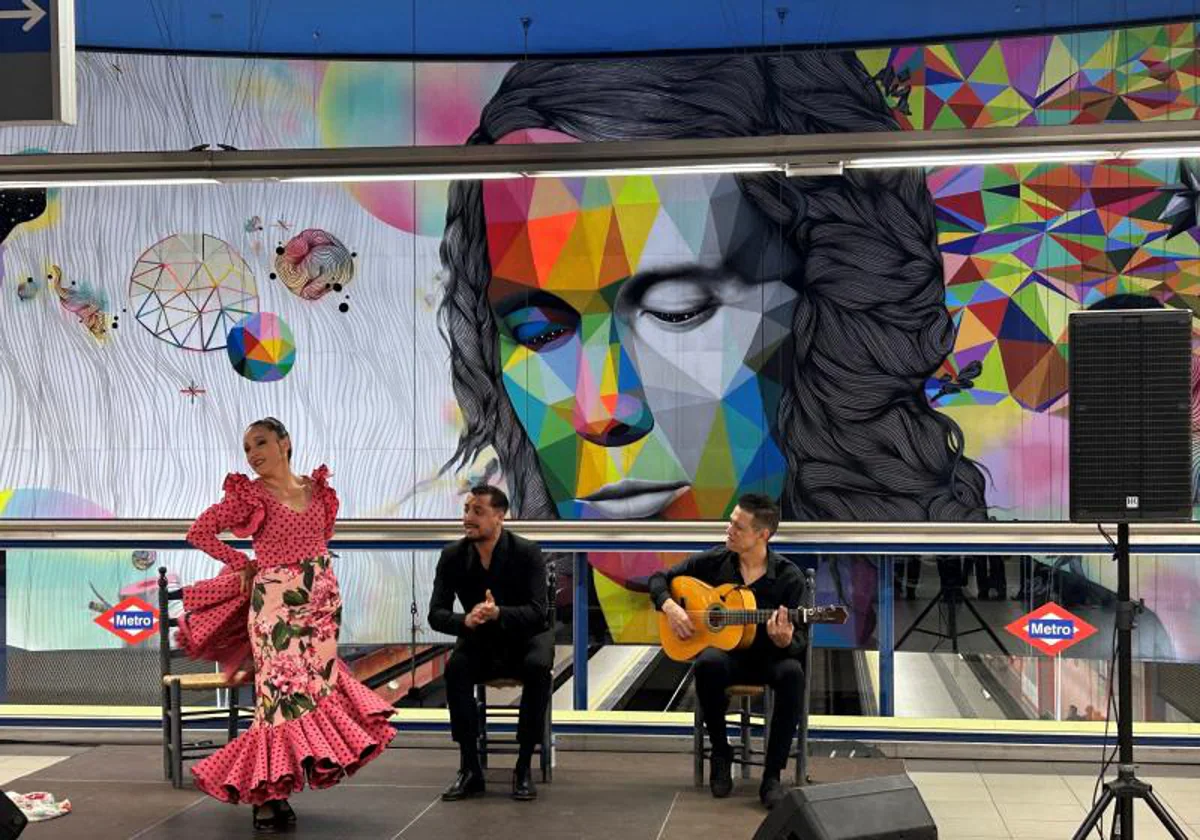 Espectáculo flamenco sorpresa en la estación Paco de Lucía de Metro en noviembre del pasado año