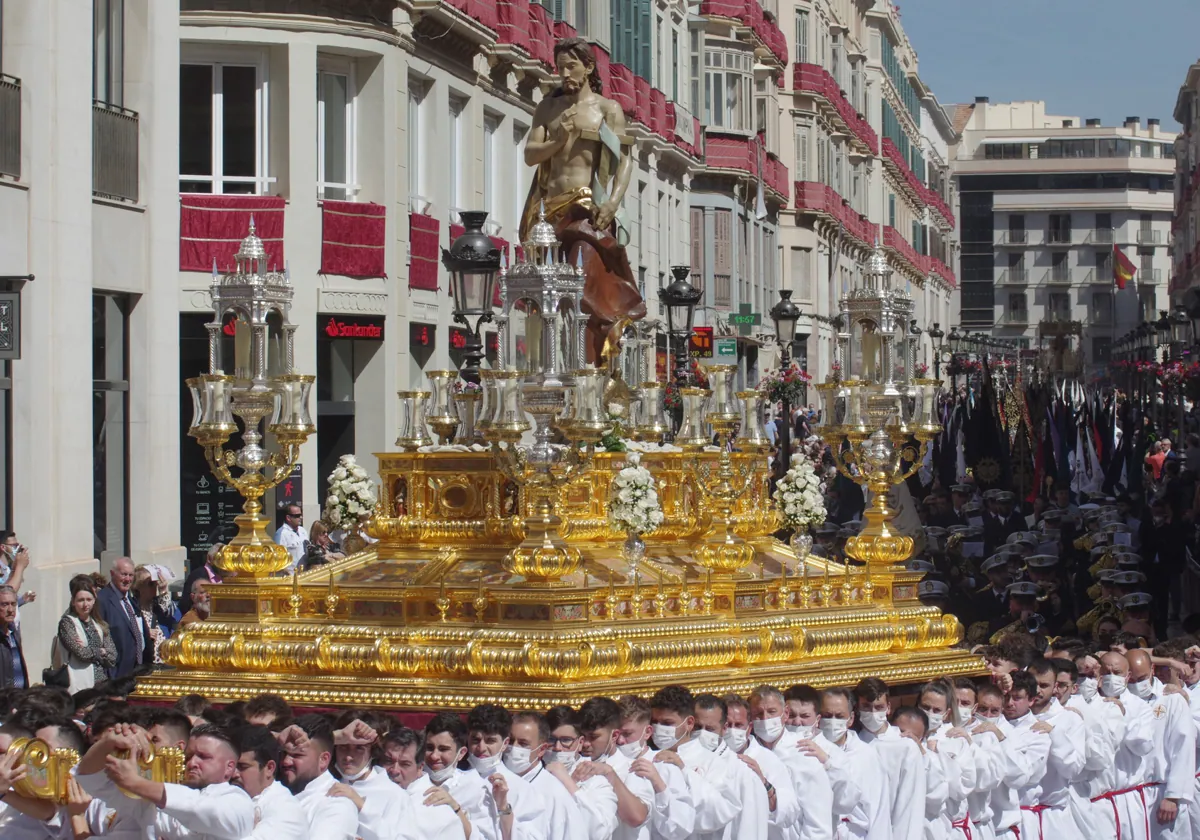 Santísimo Cristo Resucitado a su paso por la calle Larios