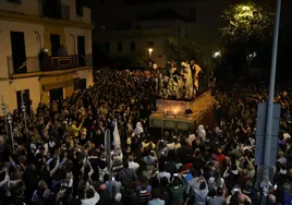 Fotos: la concurrida procesión del Señor de la Salud en el Beso de Judas en Córdoba