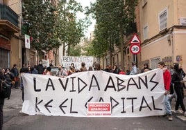 La PAH denuncia el suicidio de un hombre en Sabadell tras un desahucio