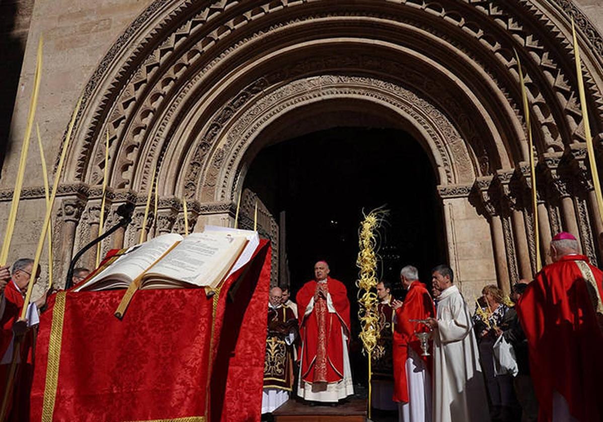 Imagen de archivo de la celebración del Domingo de Ramos en la Catedral de Valencia