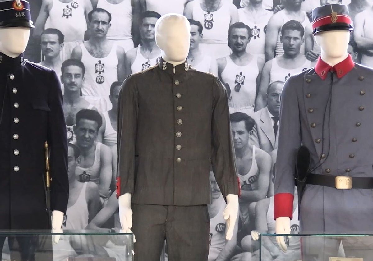 Uniformes históricos de la Policía Nacional, incluidos en la exposición