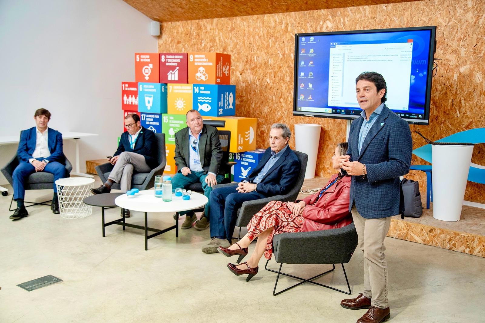 Imagen de la mesa redonda celebrada este viernes en Valencia por el Día Mundial del Agua