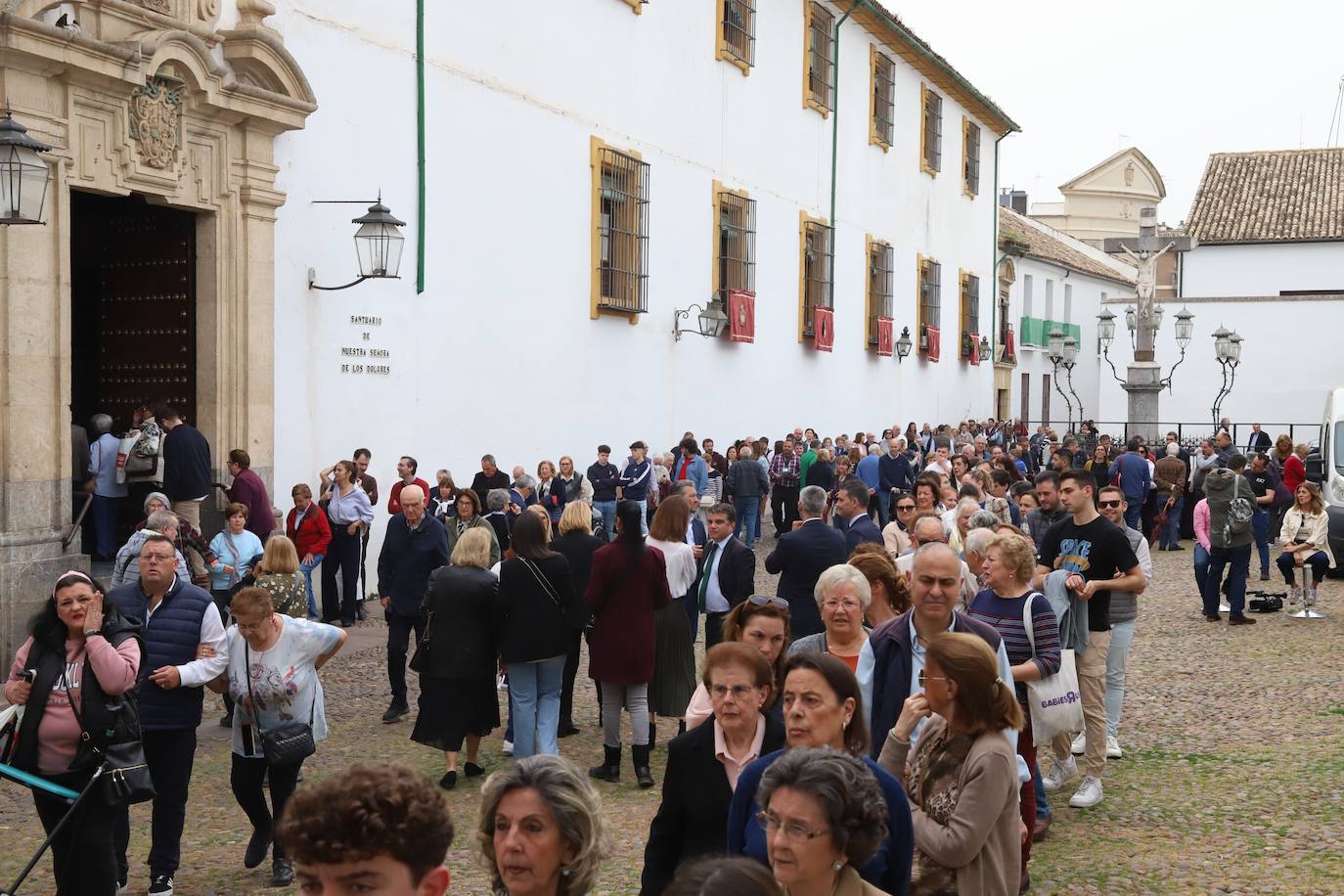 Fotos: el popular y fervoroso Viernes de Dolores en Córdoba