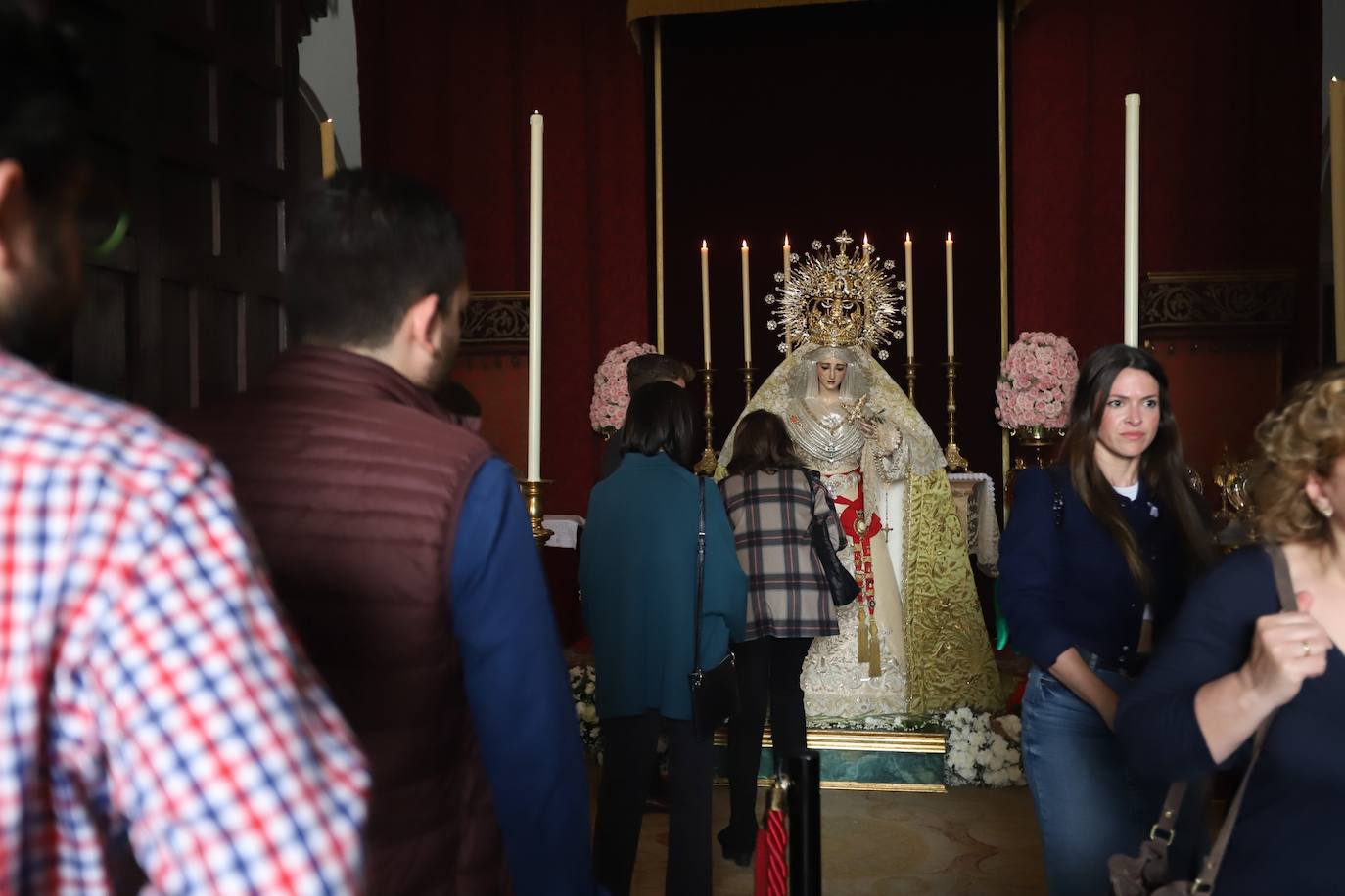 Fotos: el popular y fervoroso Viernes de Dolores en Córdoba