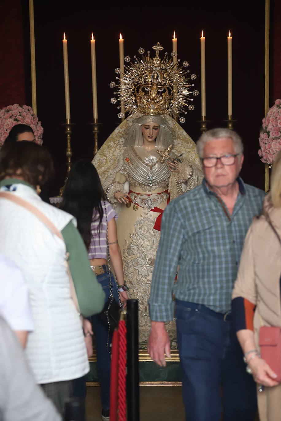Fotos: el popular y fervoroso Viernes de Dolores en Córdoba