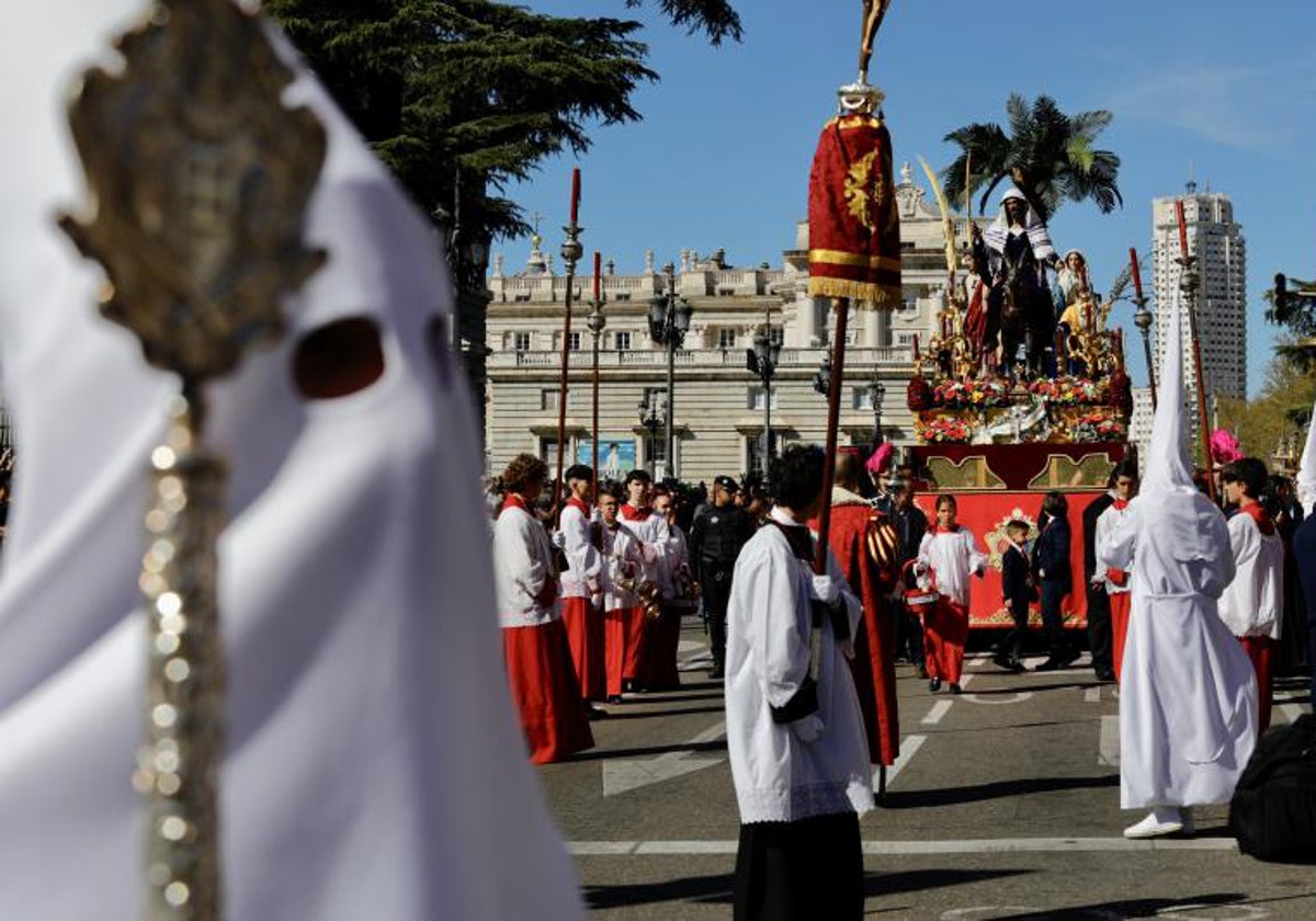 La Borriquita en el entorno de la Almudena