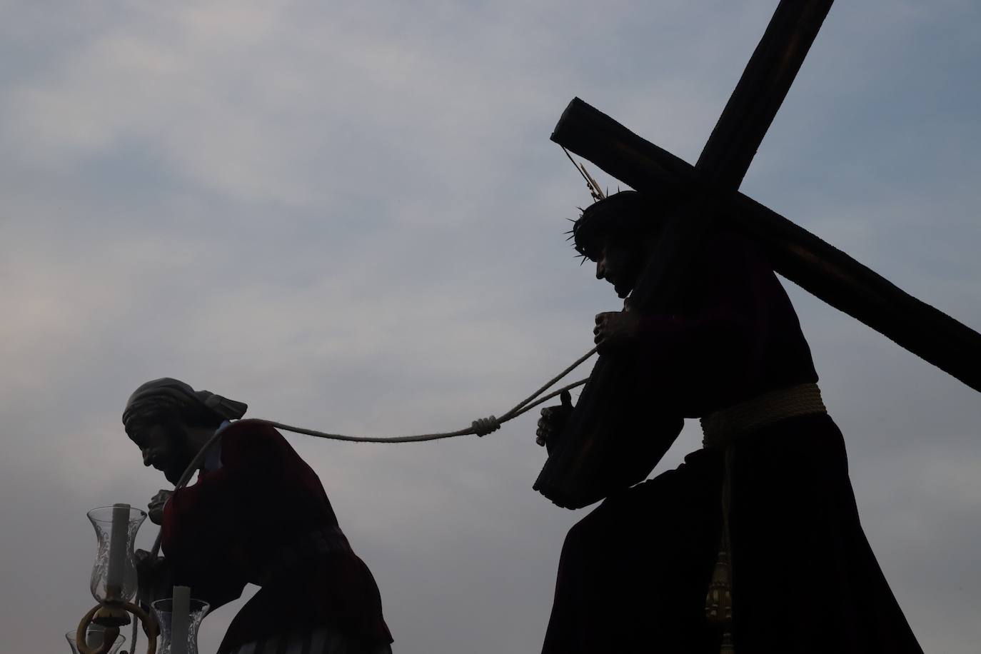 Fotos: la entusiasta procesión de la cofradía de la O en Córdoba