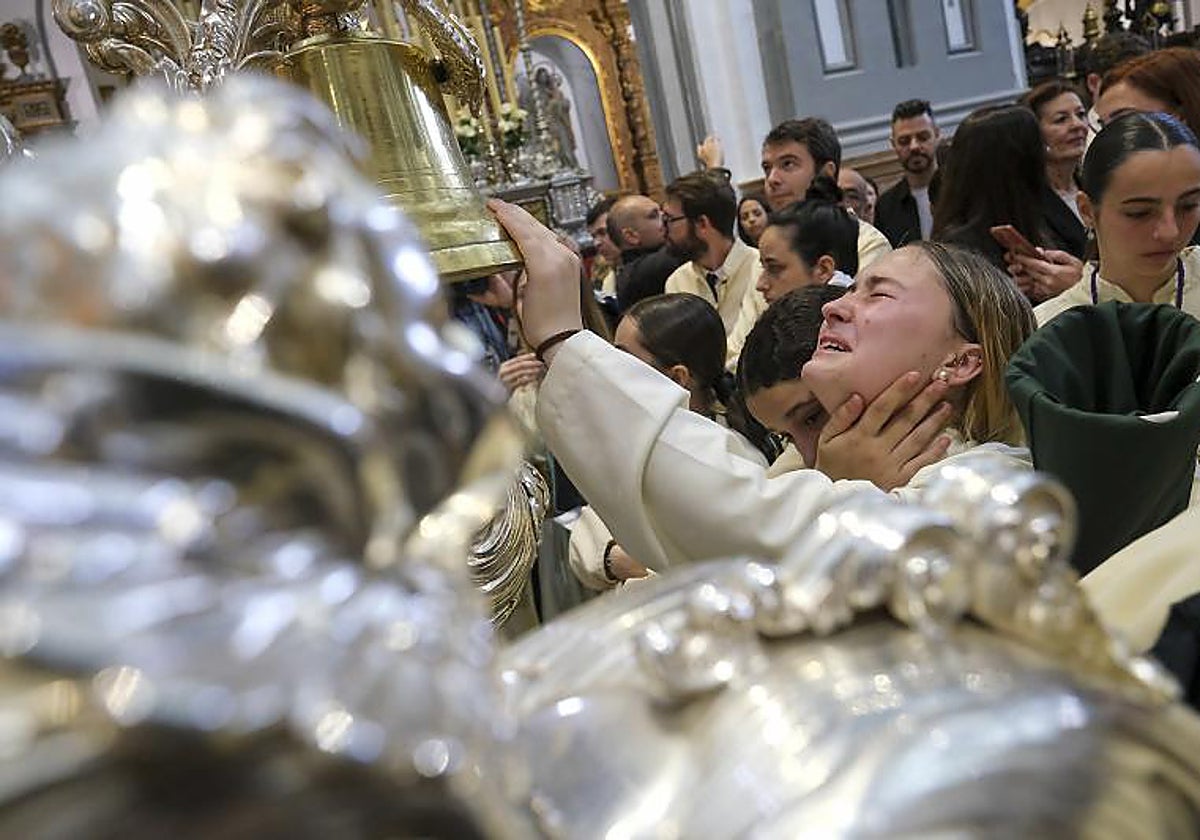 Llantos a los pies de Lágrimas y Favores en Málaga
