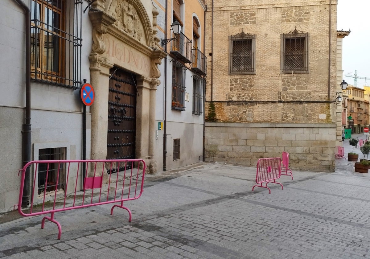 Vecinos del Casco de Toledo vuelven a quejarse de la anulación de plazas de aparcamiento por las procesiones