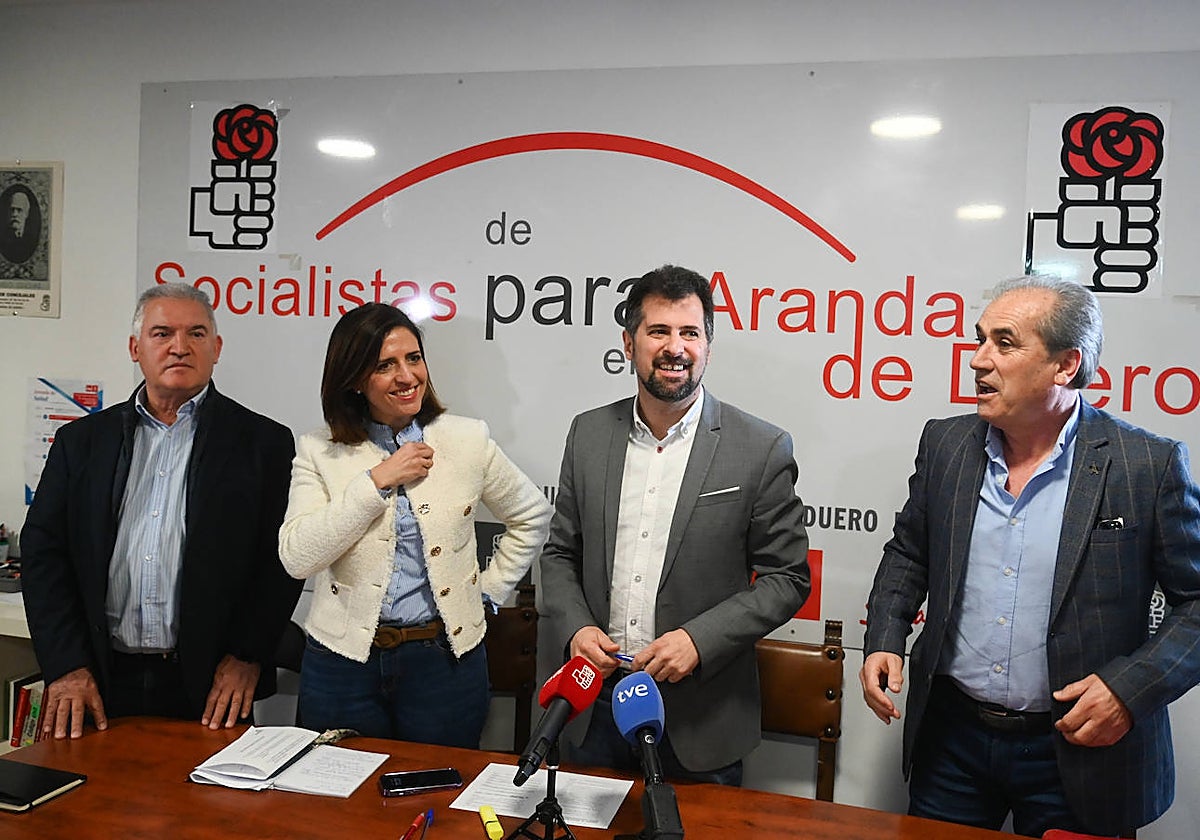 Presentación de las enmiendas del PSOE a los Presupuestos de las Junta referidas a la Comarca de la Ribera del Duero de Burgos por parte de Luis Tudanca, Esther Peña, Luis Briones e Ildefonso Sanz
