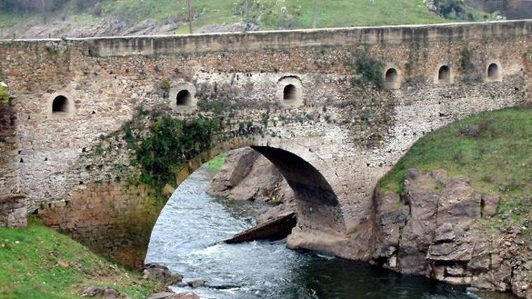El puente viejo o puente del Arrabal