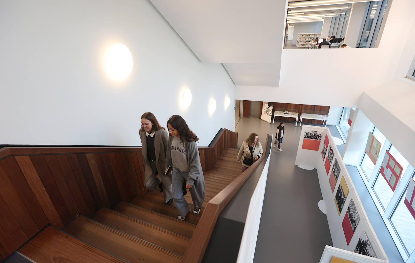 Fotos: Un paseo por la Biblioteca Grupo Cántico de Córdoba