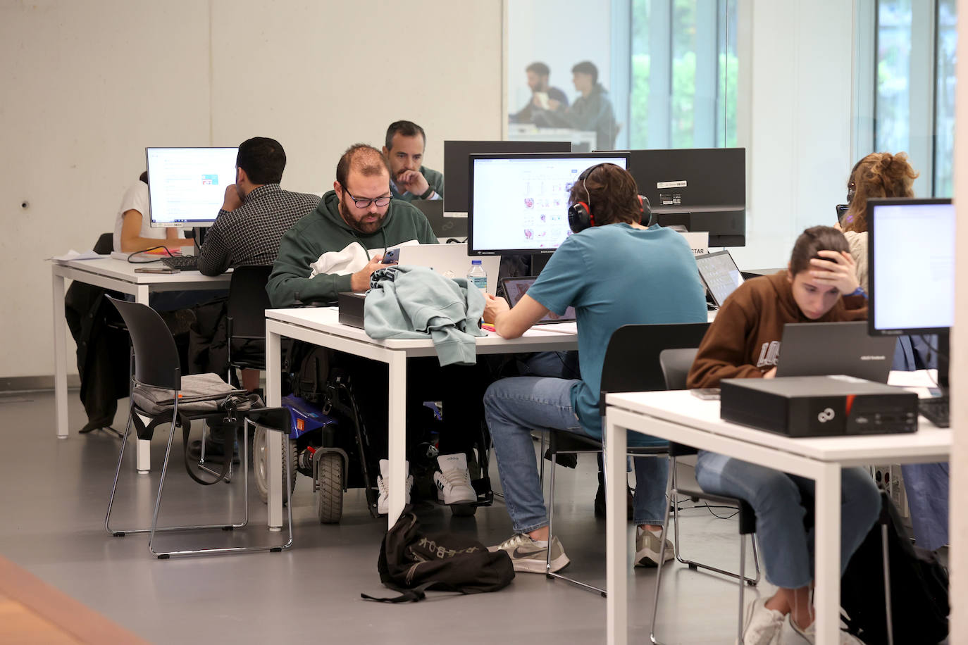 Fotos: Un paseo por la Biblioteca Grupo Cántico de Córdoba