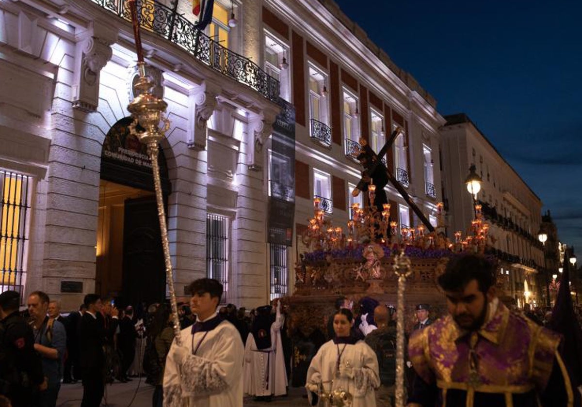 El Cristo de los Gitanos, a la altura de la Puerta del Sol, en la procesión del año pasado