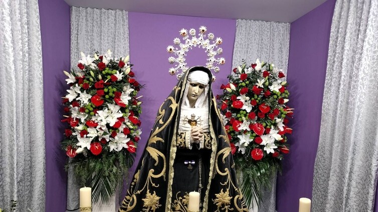 Un Cristo y una Virgen en el salón de casa: la tradición única en España de la Semana Santa Marinera de Valencia