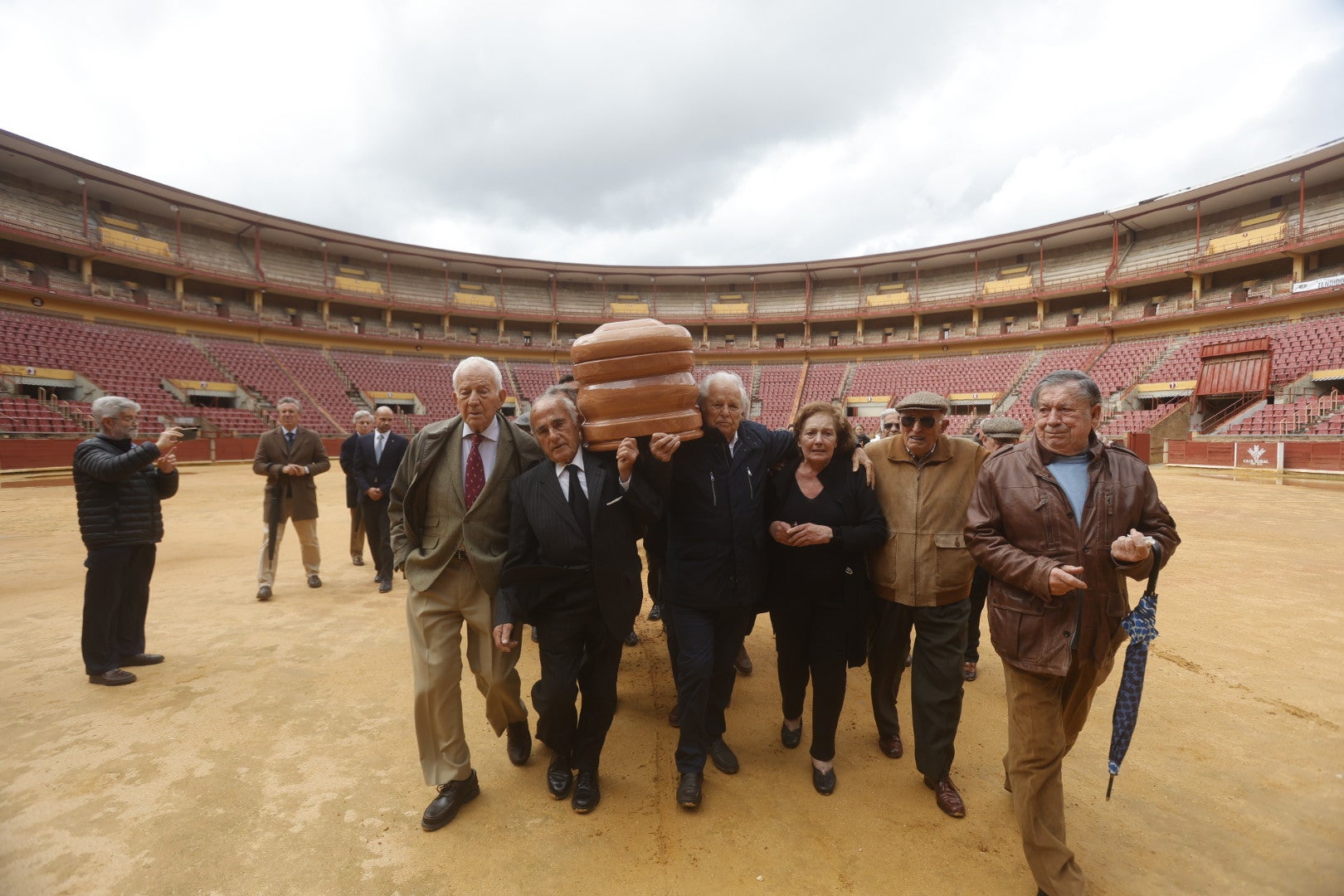 Las imágenes del último adiós taurino a Gabriel de la Haba &#039;Zurito&#039; en Los Califas