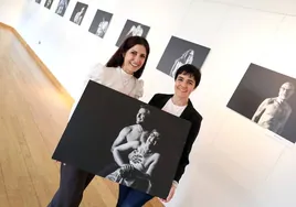 El cáncer de mama, al desnudo en la exposición fotográfica 'Naççer' organizada por Apacama en Toledo