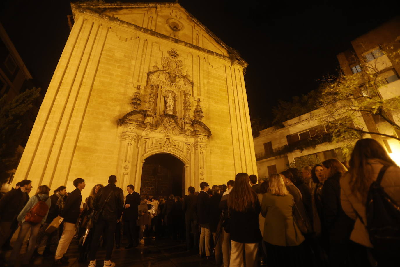 Las imágenes de la Buena Muerte en la Madrugada de la Semana Santa de Córdoba 2024