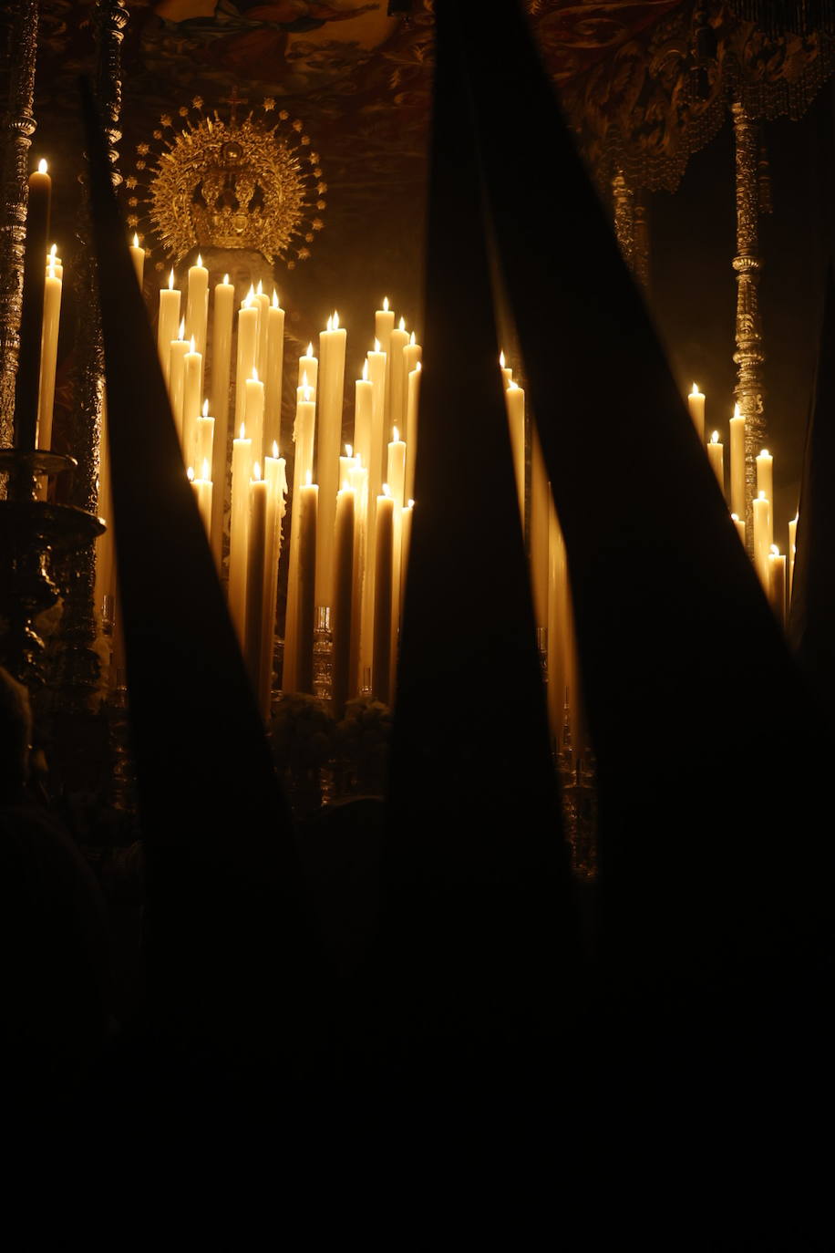 Las imágenes de la Buena Muerte en la Madrugada de la Semana Santa de Córdoba 2024