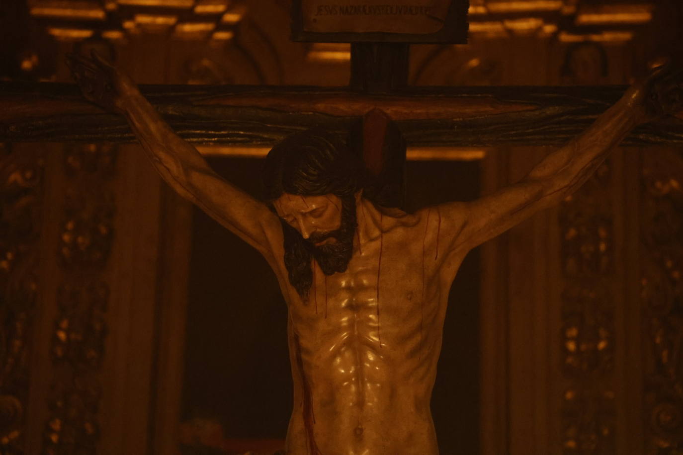 Las imágenes de la Buena Muerte en la Madrugada de la Semana Santa de Córdoba 2024