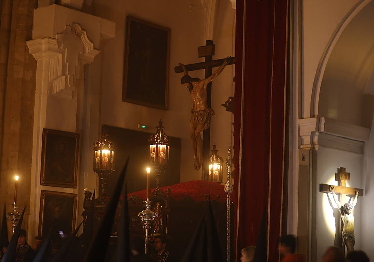 El Cristo de la Buena Muerte, en su paso