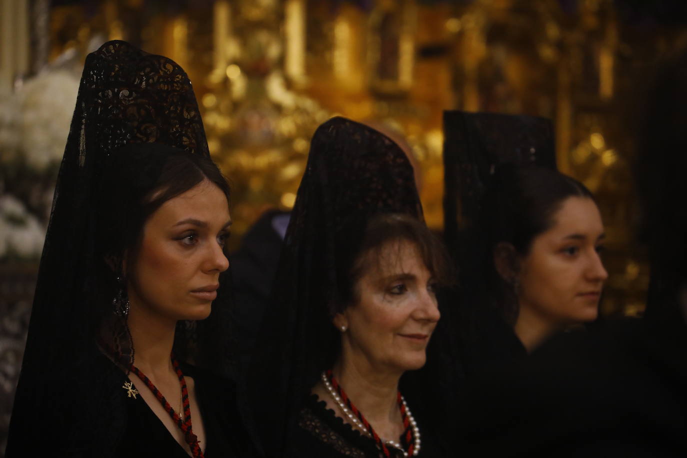 Las imágenes del vía crucis del Señor de la Caridad de Córdoba el Viernes Santo de 2024