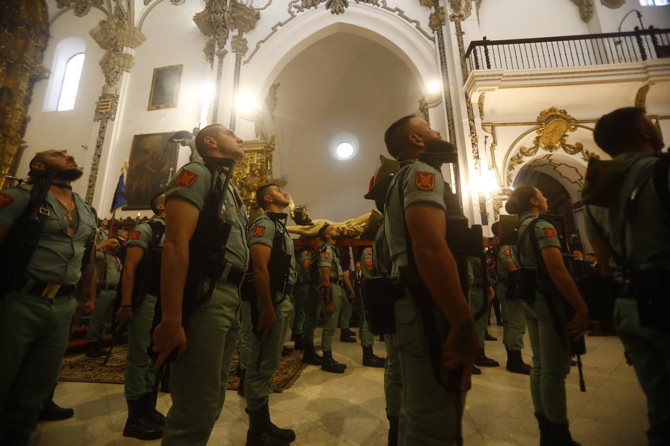 Las imágenes del vía crucis del Señor de la Caridad de Córdoba el Viernes Santo de 2024