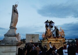 Sigue aquí en directo TV el paso de las cofradías del Viernes Santo por la carrera oficial de Córdoba