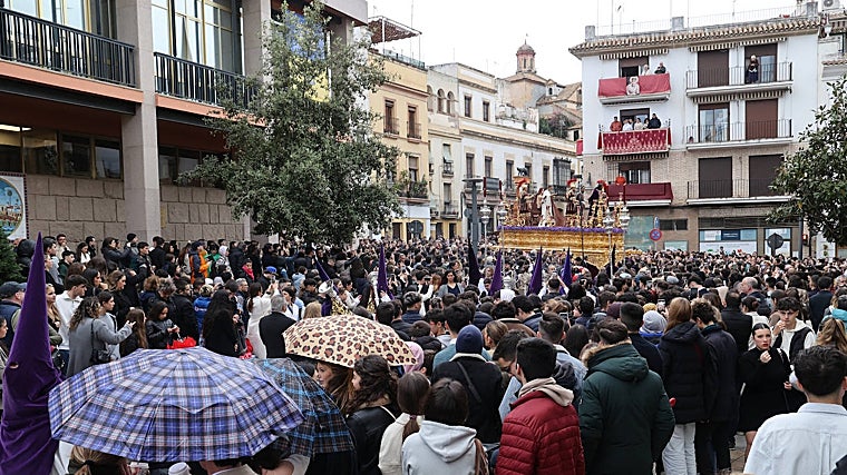 El misterio del Señor de la Sangre, en la calle Capitulares