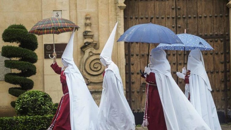 Seis de cada diez procesiones de las capitales andaluzas fueron suspendidas por la lluvia esta Semana Santa