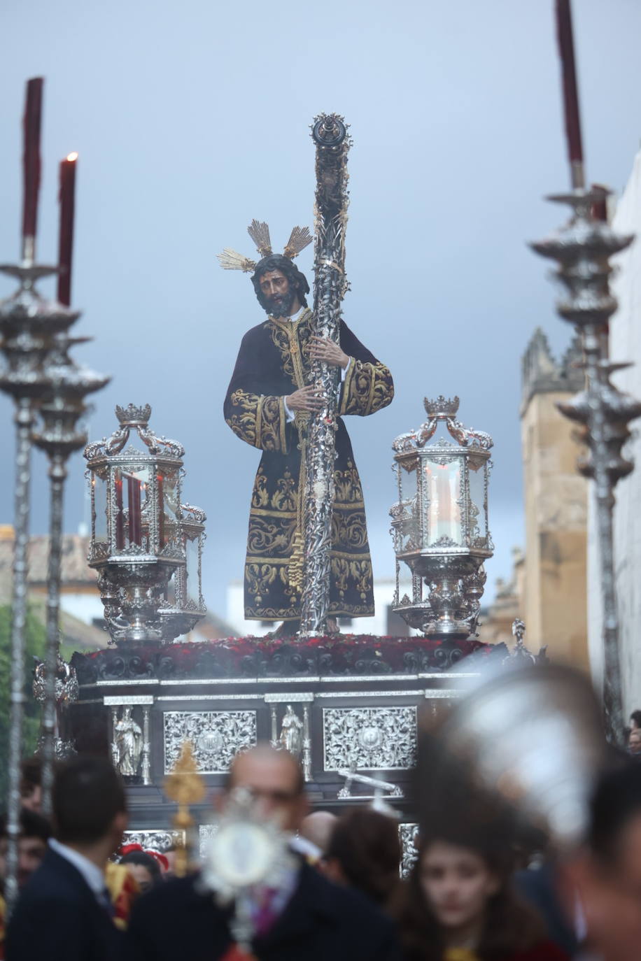 Fotos: los bellos traslados del Amor y la Vera-Cruz desde la Catedral de Córdoba a sus templos